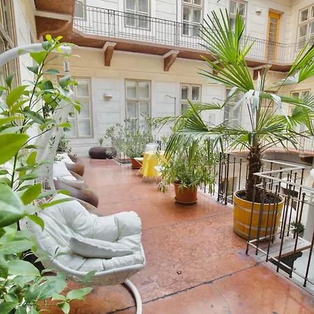 Harmonia Palace *