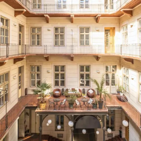 Harmonia Palace Apartment *