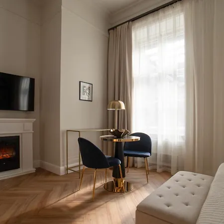 Harmonia Palace Apartment *