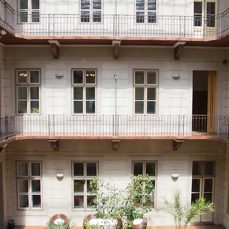Harmonia Palace - Luxury アパート *