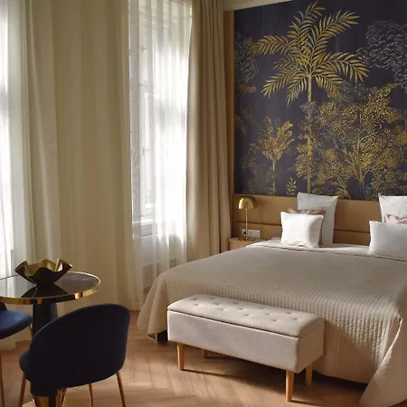Harmonia Palace - Historic Apartment