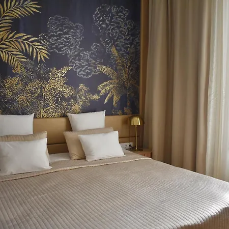 Harmonia Palace - Historic Apartment